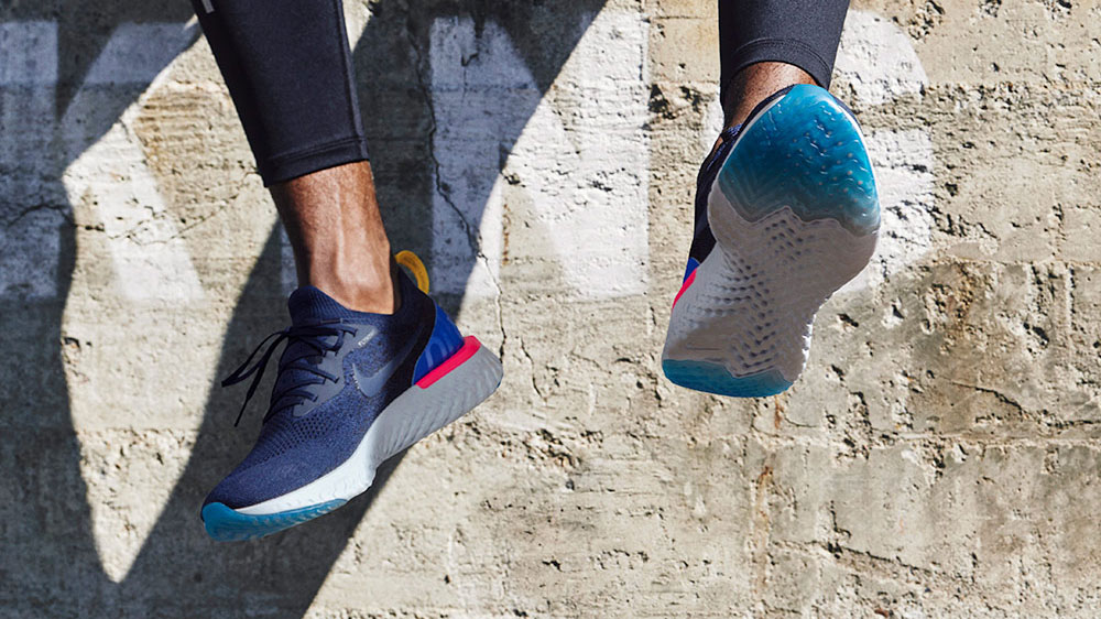 Nike Epic React Flyknit รองเท้าวิ่ง