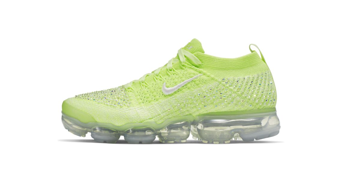 Nike Air VaporMax Flyknit 2 LXX “Swarovski” ขายในไทย ราคา 17,300 บาท