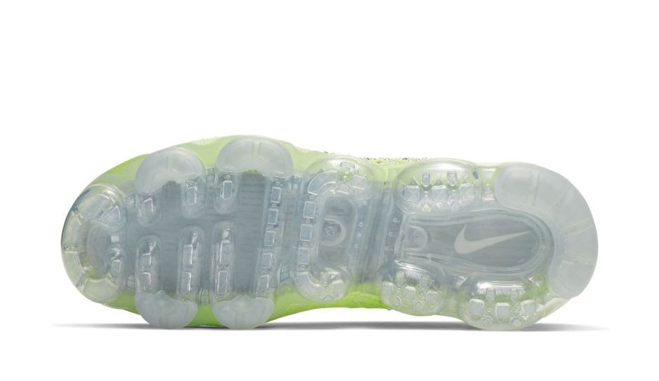 Nike Air VaporMax Flyknit 2 LXX “Swarovski” ขายในไทย ราคา 17,300 บาท