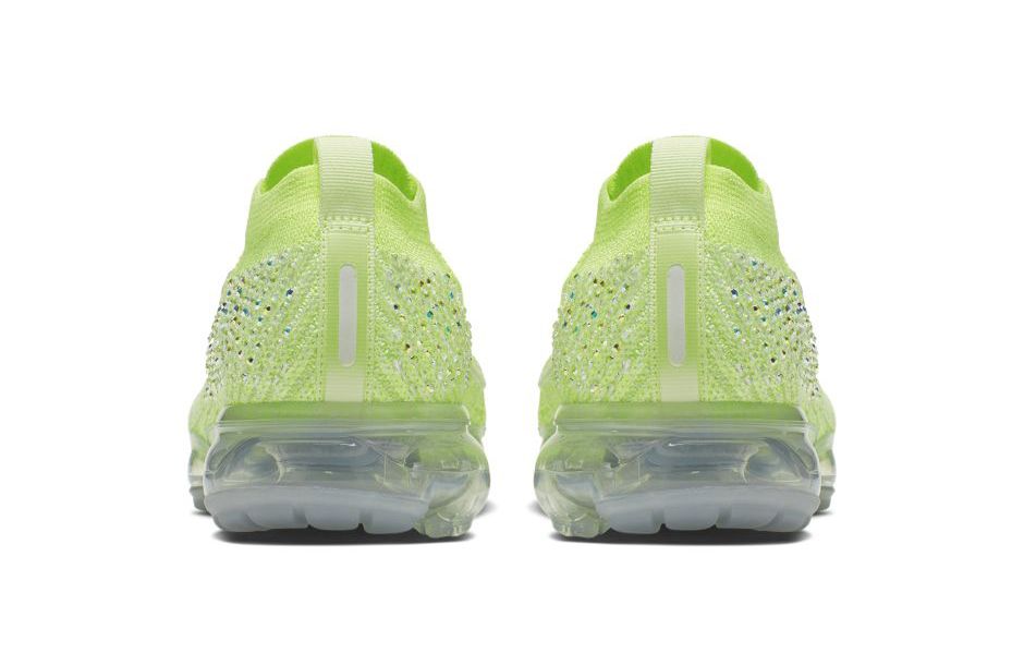 Nike Air VaporMax Flyknit 2 LXX “Swarovski” ขายในไทย ราคา 17,300 บาท