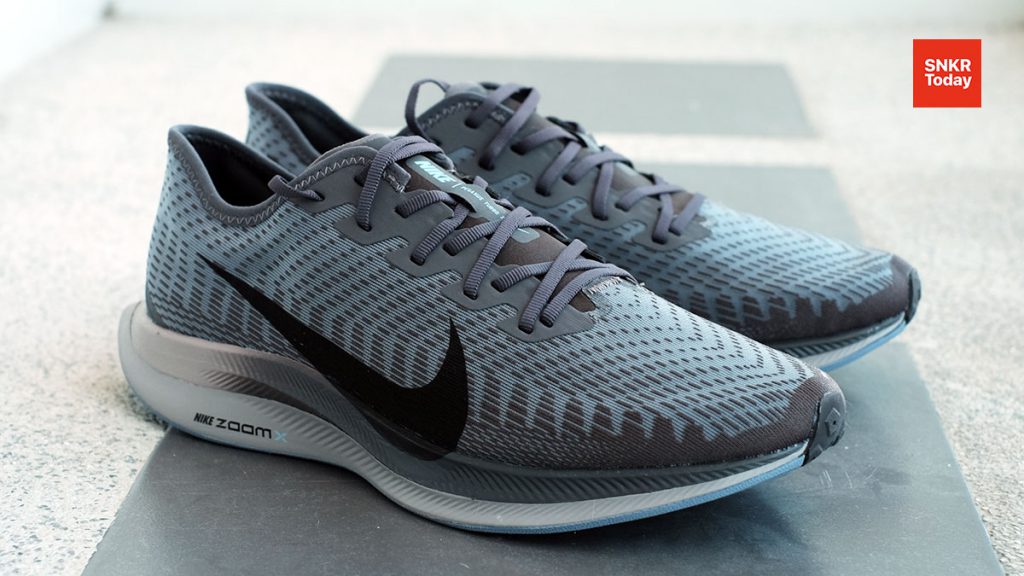 Nike Zoom Pegasus Turbo 2 รุ่นใหม่ มีการเปลี่ยนแปลงไปพอสมควรเลย เช่นเคย ก่อนที่จะพบกับรีวิว เราไปดูพรีวิวรูปร่างหน้าตาของรุ่นนี้กันก่อน