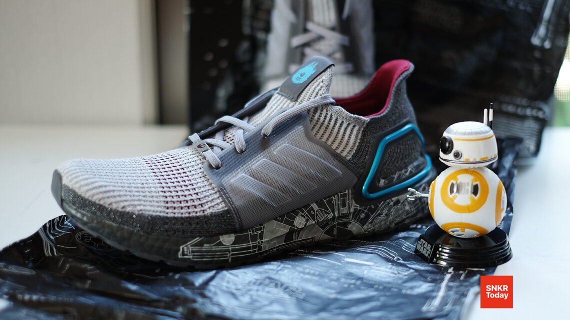 adidas Ultraboost 19 "Millennium Falcon" เป็นอีกหนึ่งรุ่นใน adidas x Star Wars Space Battle-Themed Pack ที่ออกมา 3 รุ่น 3 แบบด้วยกัน โดยแพ็คนี้จะถูกจัดในหมวดรองเท้าวิ่ง