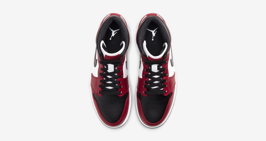 Air Jordan 1 Mid Chicago Black Toe Gym Red ราคา 4,200 บาท ขาย 16 พฤษภาคมนี้