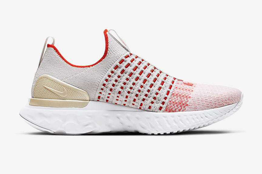Nike React Phantom Run Flyknit 2 รองเท้าวิ่งไร้เชือก เน้นความอเนกประสงค์