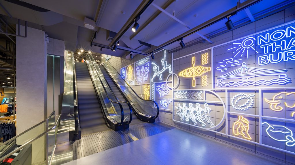 adidas Brand Center เซ็นทรัล พลาซา เวสต์เกต แบรนด์ เซ็นเตอร์ สองชั้นสาขาแรกในประเทศไทย เปิดแล้ววันนี้!!!