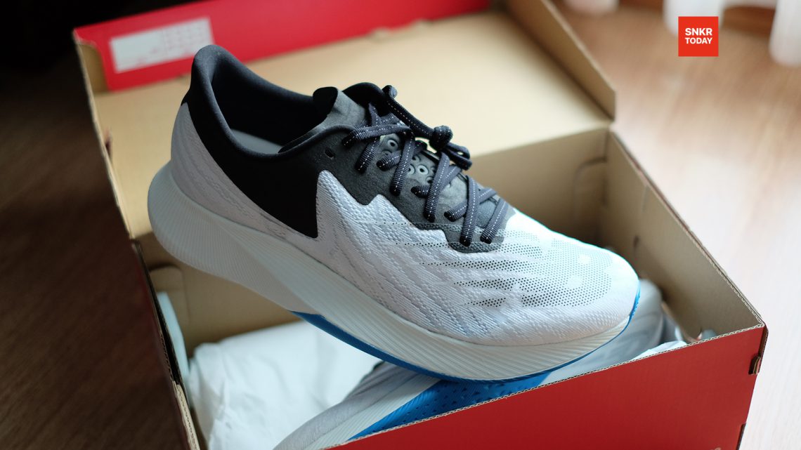 แกะกล่อง พรีวิว New Balance FuelCell TC รองเท้าวิ่งพร้อมแผ่นคาร์บอนจาก นิว บาลานซ์