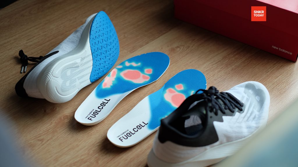 แกะกล่อง พรีวิว New Balance FuelCell TC รองเท้าวิ่งพร้อมแผ่นคาร์บอนจาก นิว บาลานซ์