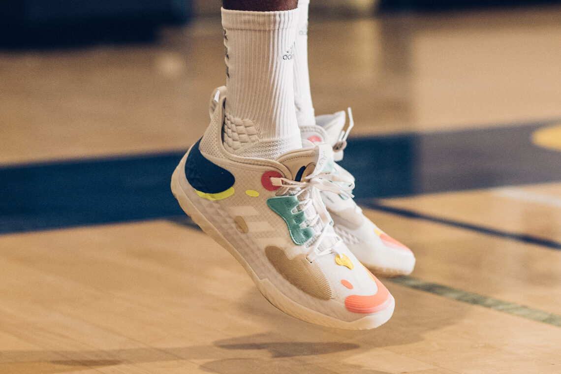 adidas Harden Vol. 5 รองเท้าบาสซิกเนเจอร์ของ James Harden รุ่นใหม่ ที่ออกแบบด้วยหลักการ Futurenatural