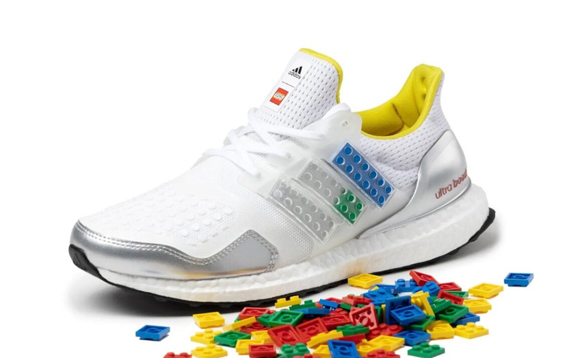 LEGO x adidas Ultraboost DNA มาพร้อมตัวต่อเลโก้ ตกแต่งแถบ 3 ขีดได้ด้วยตัวเอง