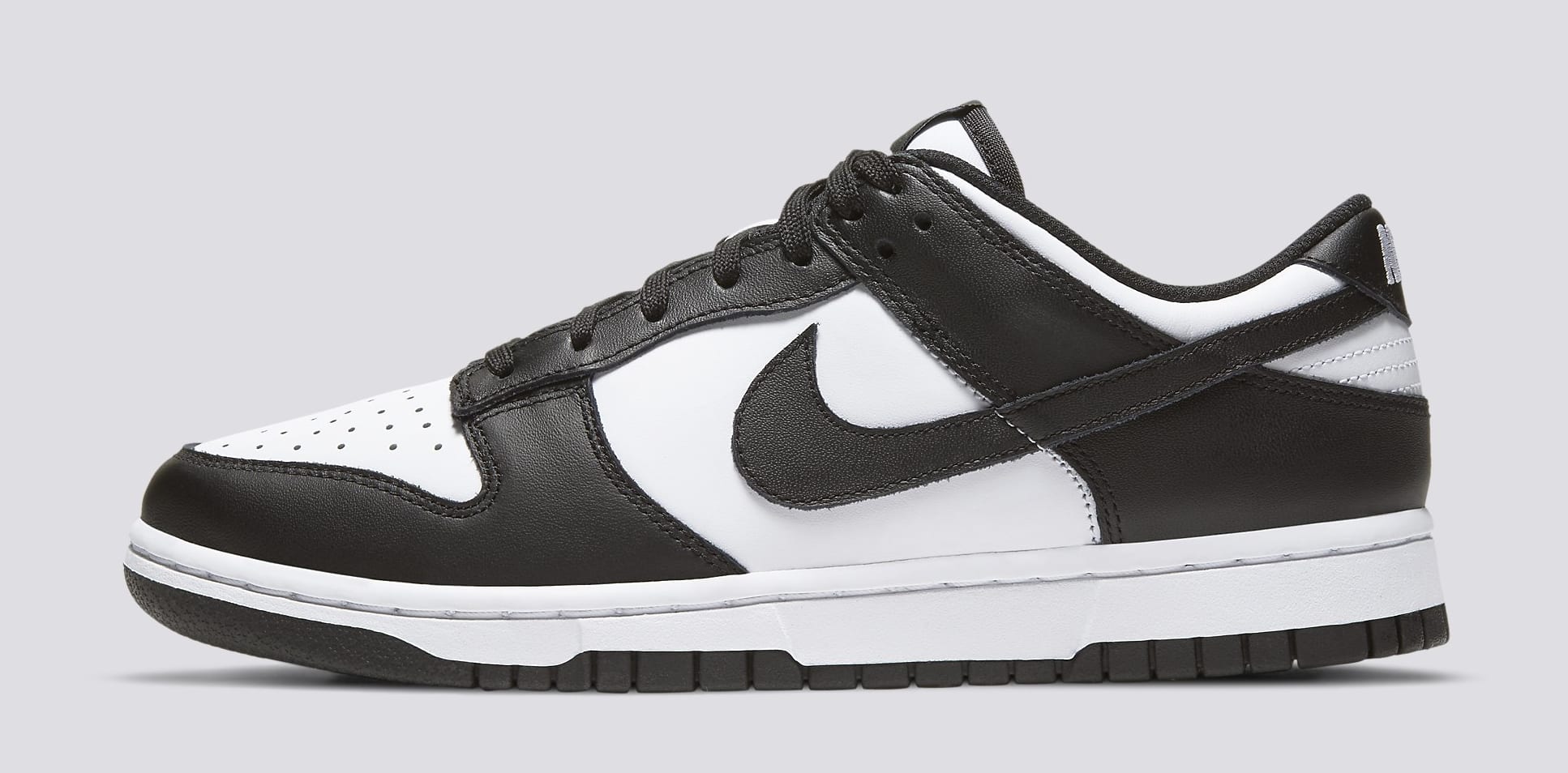 Nike Dunk Low “Black” กลับมารีสต็อคอีกครั้งในวันที่ 29 มกราคม 2022 นี้