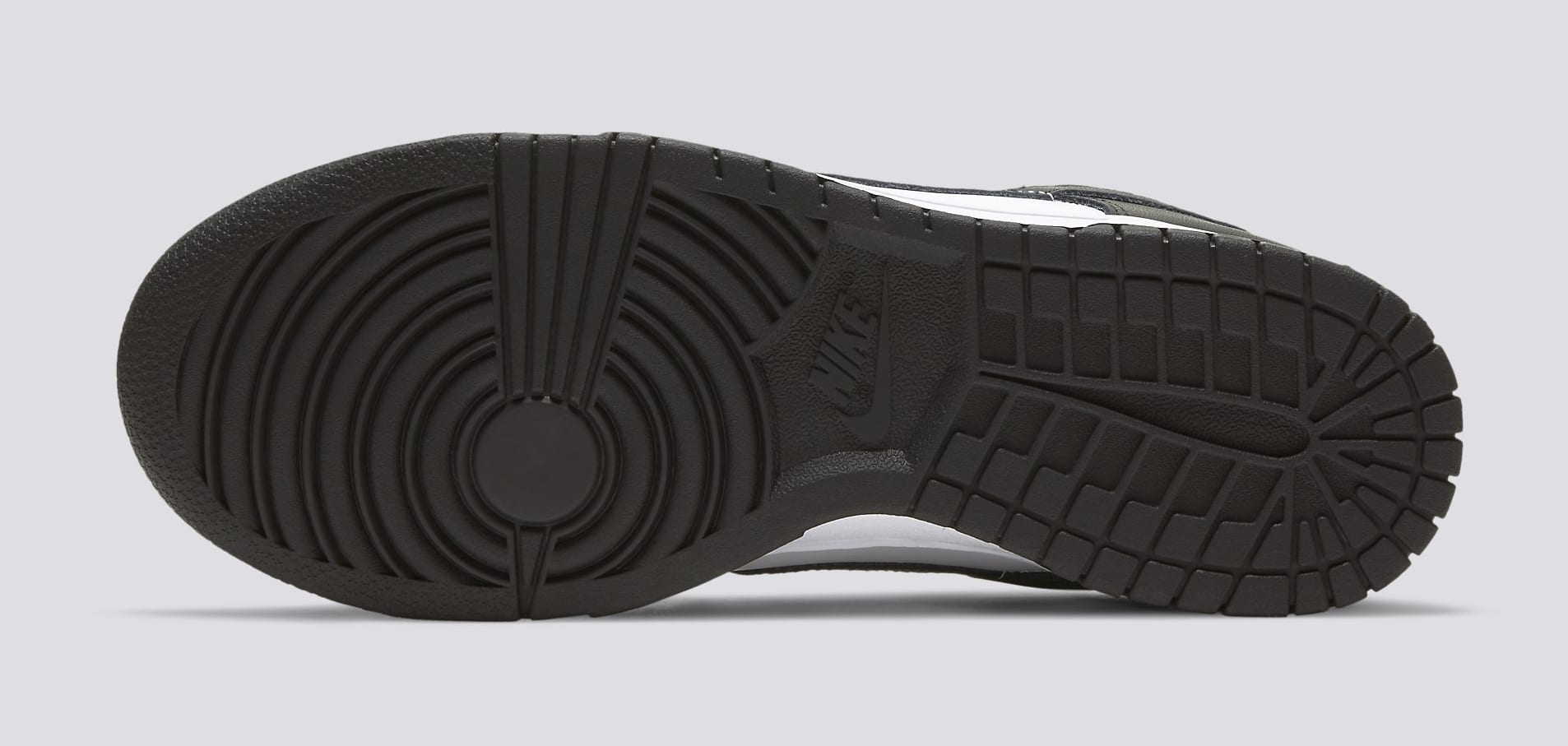 Nike Dunk Low “Black” กลับมารีสต็อคอีกครั้งในวันที่ 29 มกราคม 2022 นี้