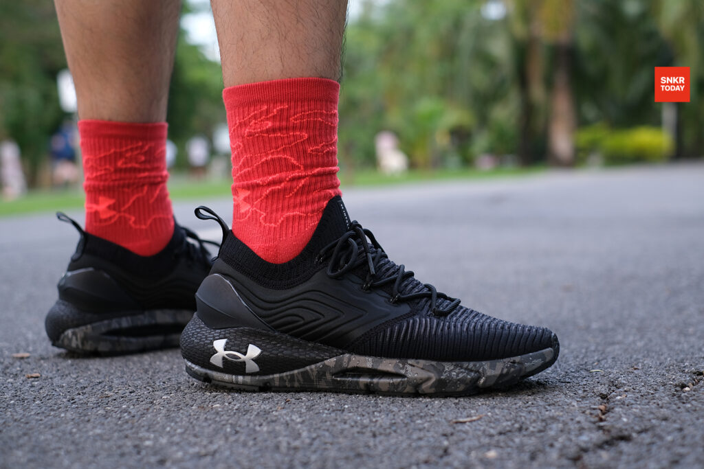 รีวิว Under Armour HOVR Phantom 2 Intelliknit รองเท้าวิ่งฉบับปรุงปรุงหน้าผ้าใหม่ กระชับกว่าเดิม