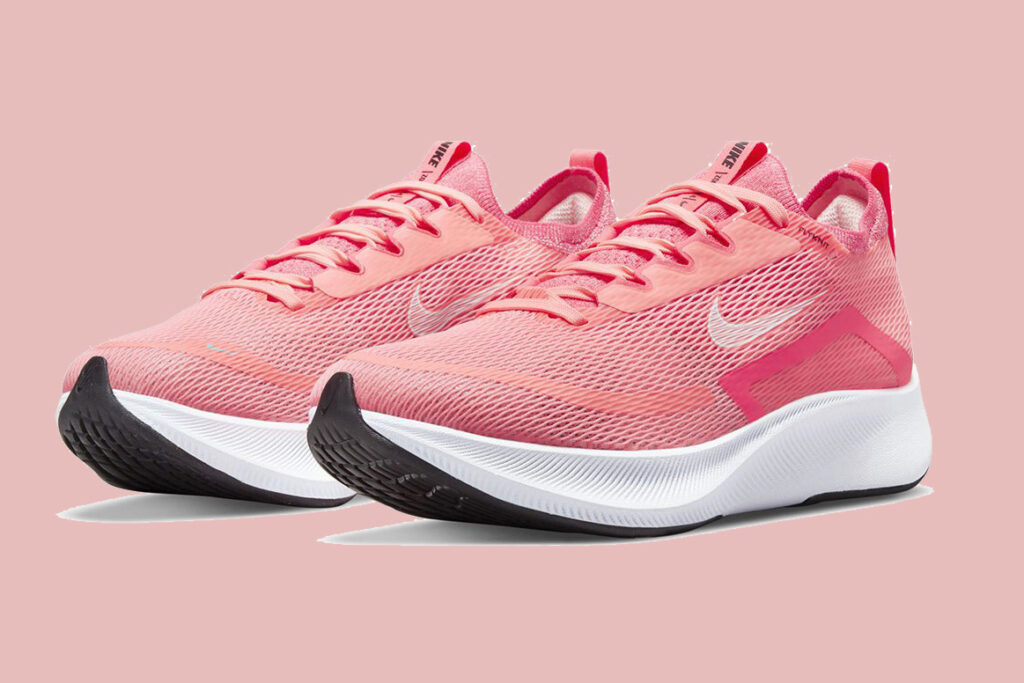 NIKE Zoom Fly 4 Racer Pink