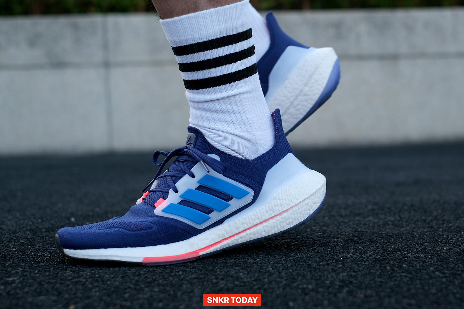 รีวิว adidas Ultraboost 22 หนา นุ่ม เหมือนเดิม เพิ่มเติมคือใส่สบายขึ้น