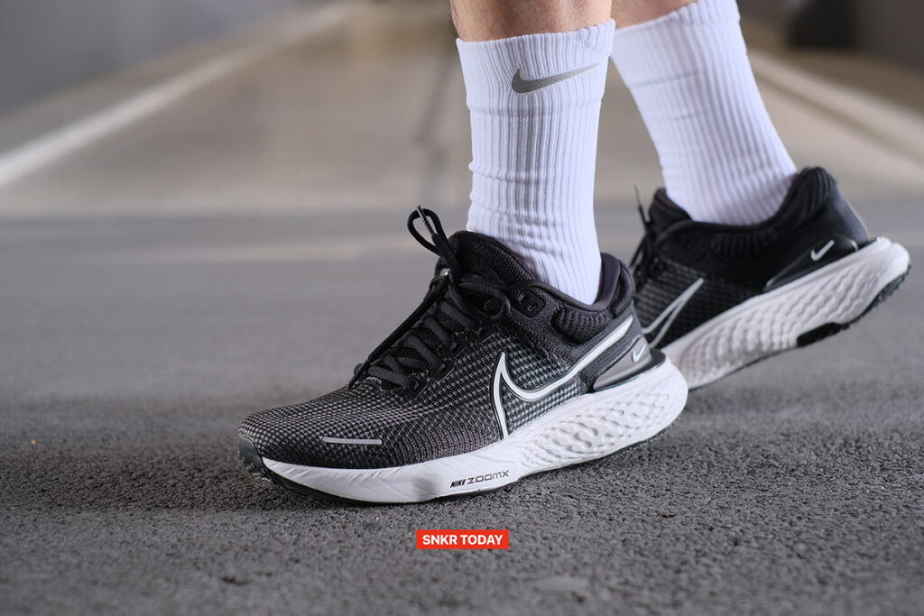 รีวิว Nike ZoomX Invincible Run Flyknit 2 รองเท้าวิ่งพื้นซุปเปอร์โฟม นุ่ม เด้ง รองรับแรงกระแทกได้ดี