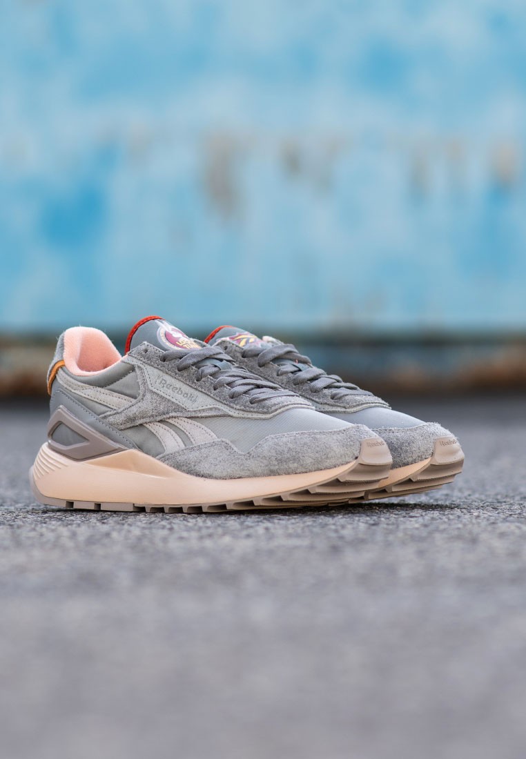 คอลเลคชันพิเศษ LOONEY TUNES x REEBOK วางจำหน่ายในไทยแล้ววันนี้ - SNKR TODAY