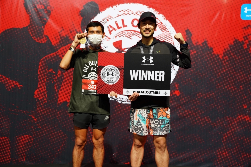 Under Armour จัด All Out Mile การแข่งขันวิ่งระยะ 1 ไมล์ครั้งแรกในไทย พนัชกร วิทยประภารัตน์ ม้ามืดทำเวลา 4.35 นาทีขึ้นแท่นอันดับ 1 ประเทศไทย