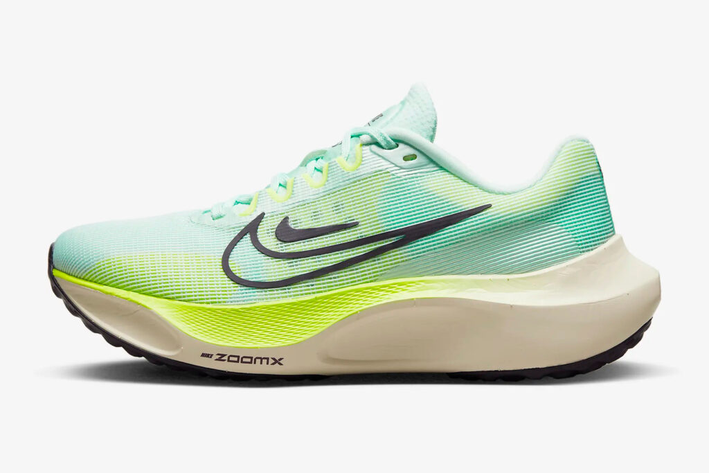 Nike Zoom Fly 5 มาพร้อมกับโฟม ZoomX วางจำหน่ายในประเทศไทยแล้ว ราคา 5,900 บาท