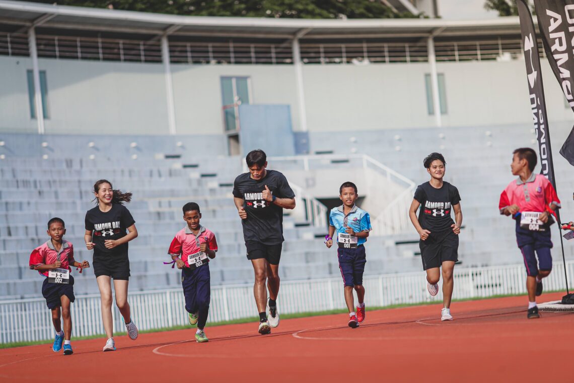 Under Armour จัด Armour Day 2022 กิจกรรมสอนน้องวิ่ง ส่งต่อโอกาสทางกีฬา พร้อมจุดประกายฝันให้กับน้อง ๆ เยาวชนผ่านนักกีฬาตัวแทนประเทศไทยซีเกมส์ 2022