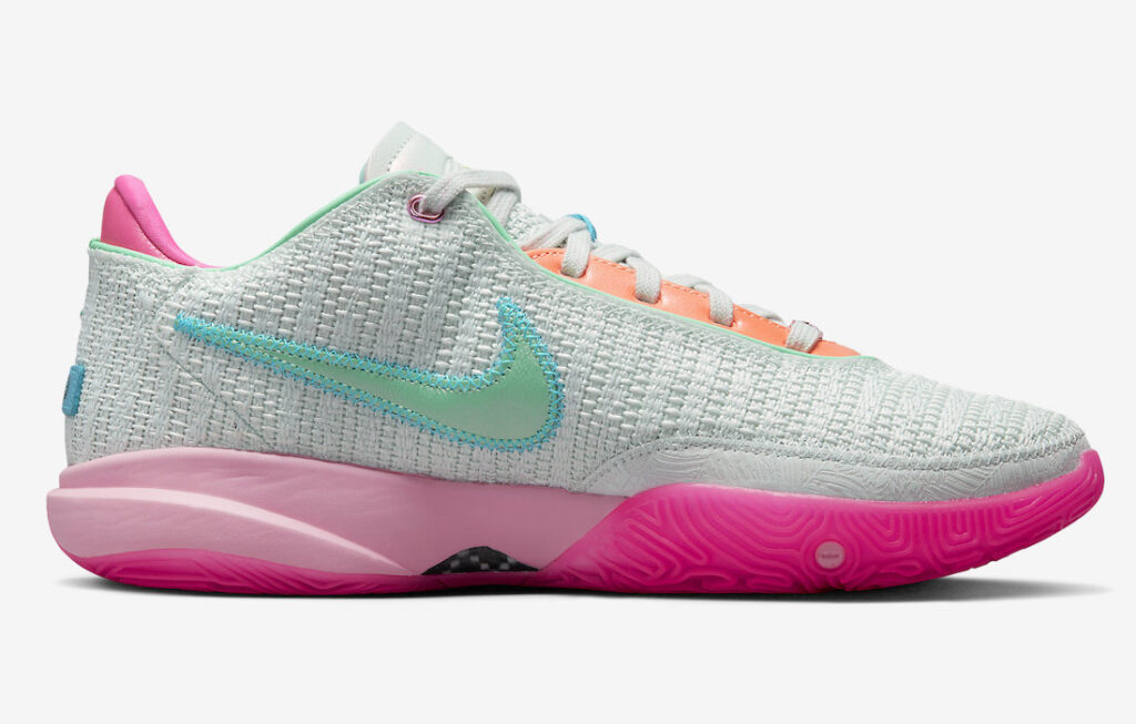 Nike LeBron XX "Time Machine" วางจำหน่ายในไทยแล้ว ราคา 7,200 บาท