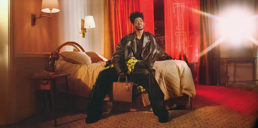 Coach เปิดตัวหนังสั้น “Courage to Be Real” นำแสดงโดย Lil Nas X เพื่อส่งเสริมพันธกิจของแบรนด์ในการแสดงออกอย่างกล้าหาญ