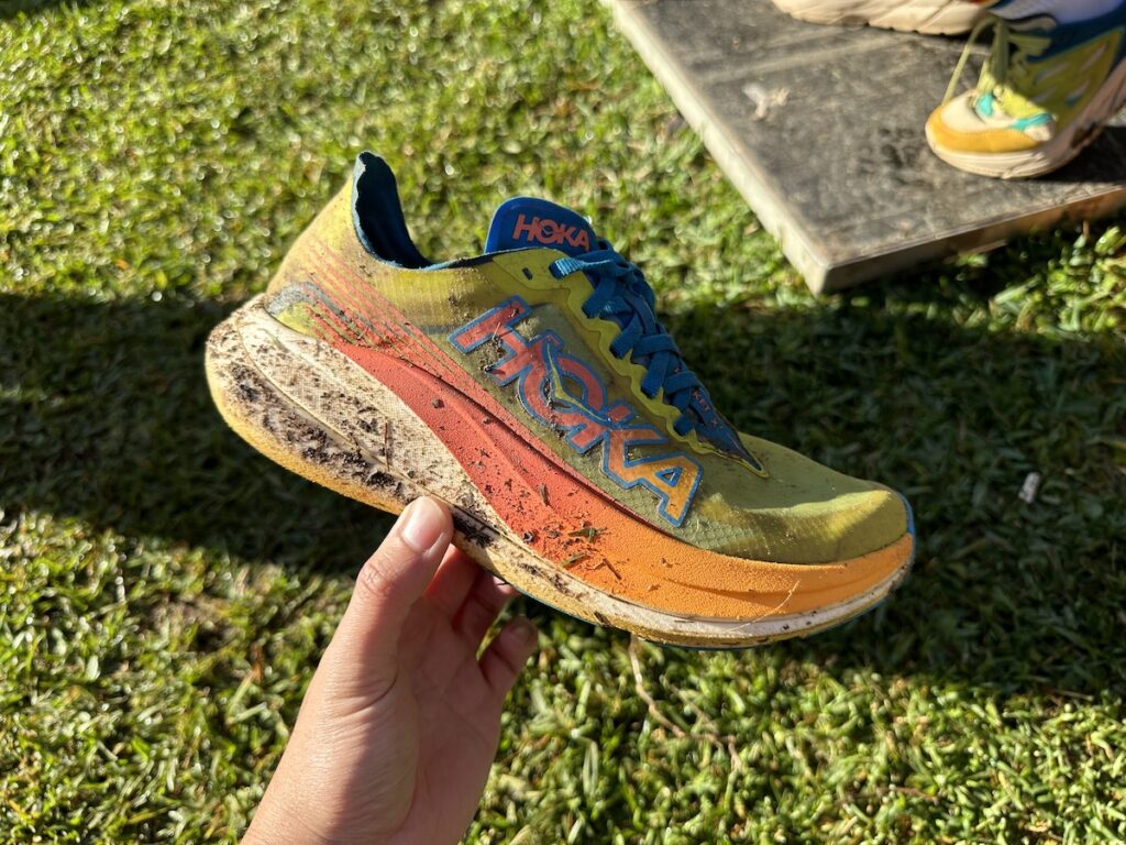 พาชม HOKA Rocket X 2 รองเท้าวิ่งสำหรับแข่งขันรุ่นใหม่ที่เรีกยได้ว่ามีการเปลี่ยนแปลงแบบใหม่หมดจด ก่อนที่จะมาในปี 2023 