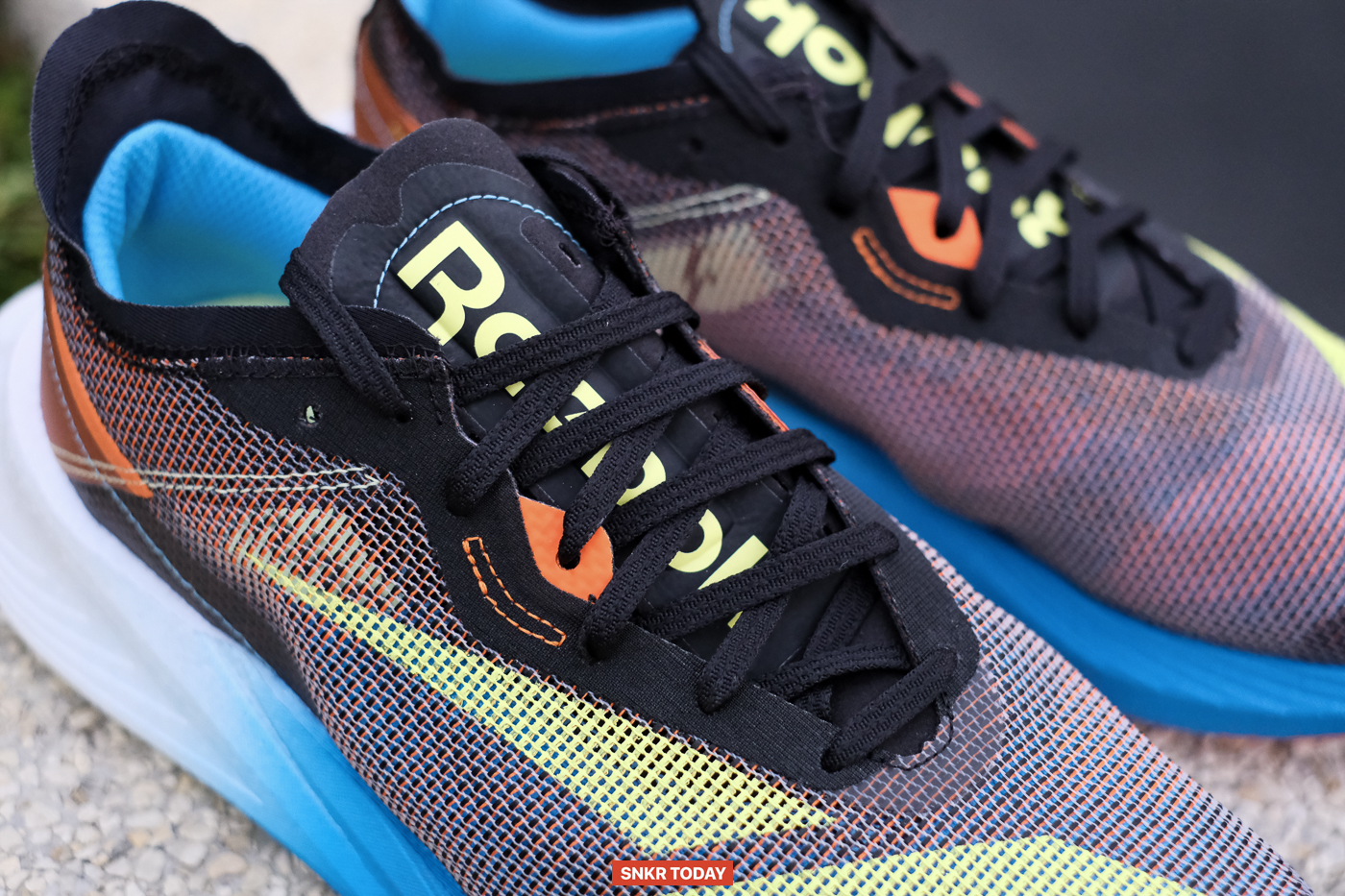 ภาพแสดงรองเท้าวิ่ง Reebok Floatride Energy X ส่วนลิ้นรองเท้า