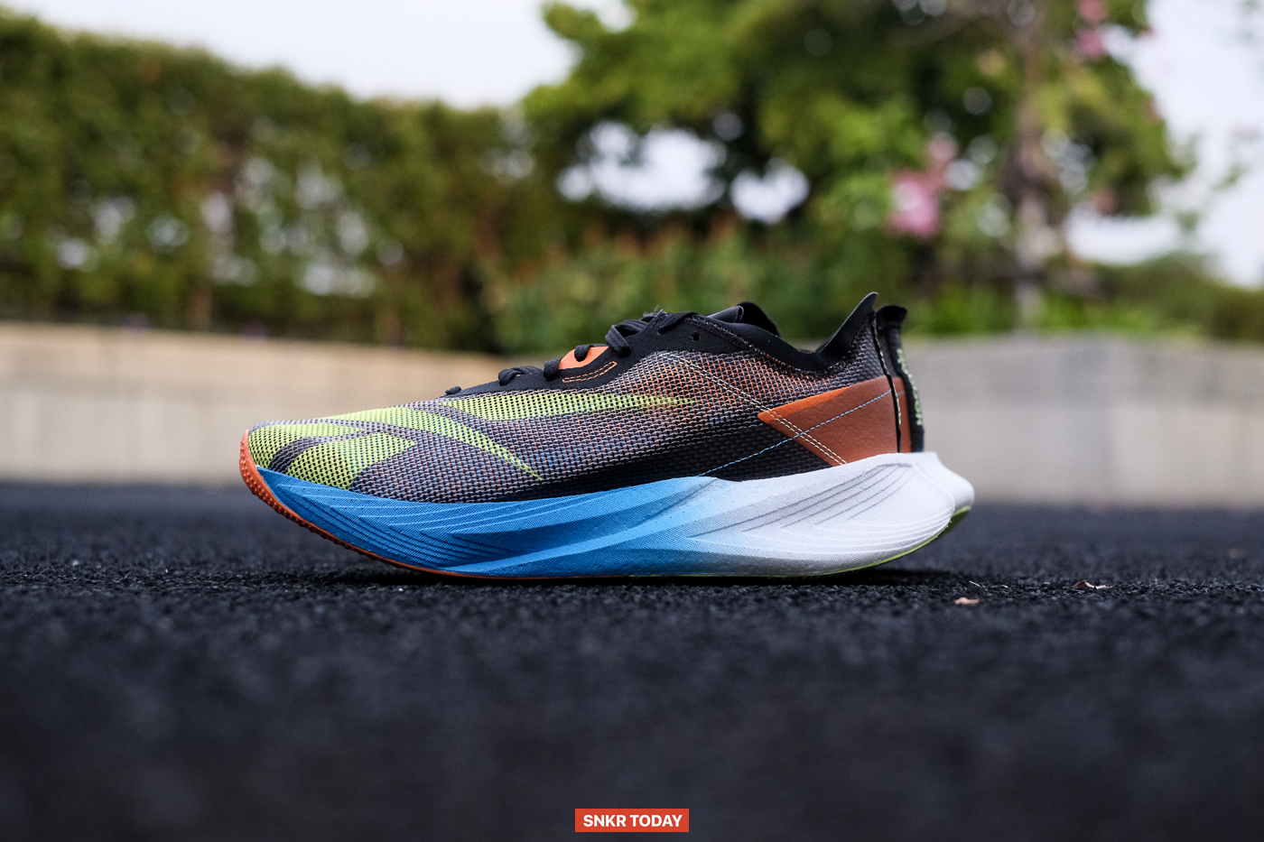 ภาพแสดงรองเท้าวิ่ง Reebok Floatride Energy X