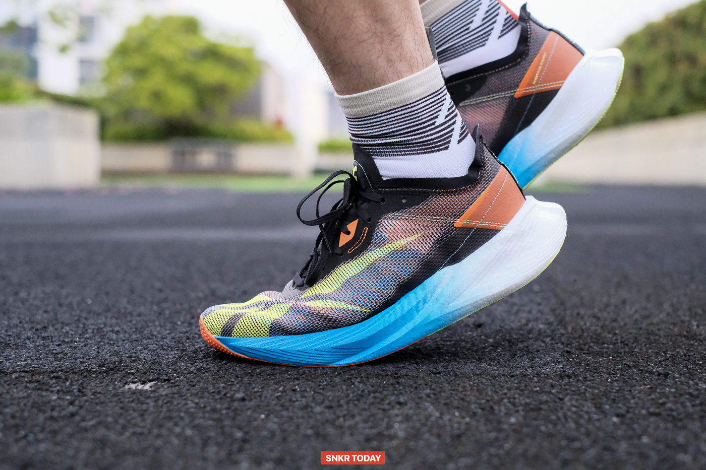 วิ่งโดยใส่รองเท้าวิ่ง Reebok Floatride Energy X