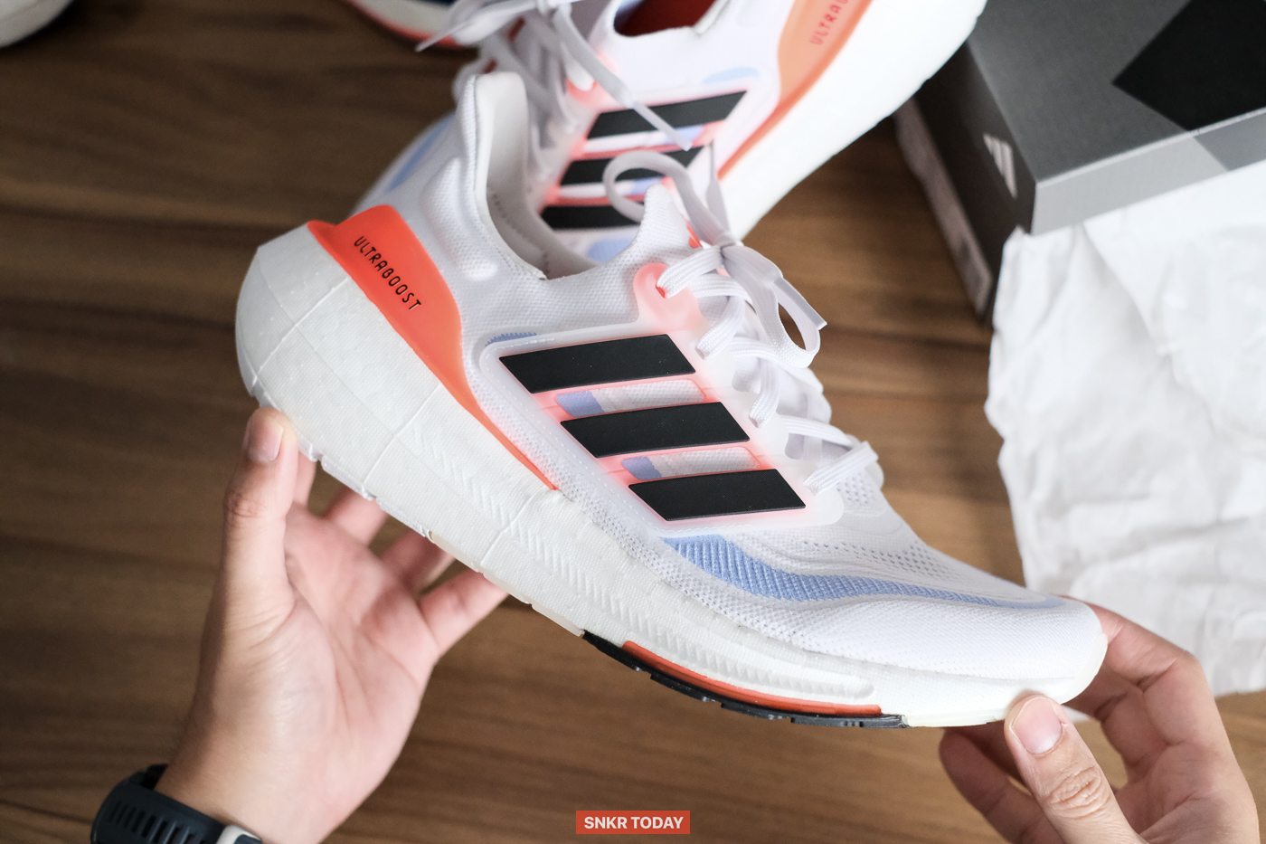 รีวิว adidas Ultraboost Light รองเท้าวิ่งรุ่นใหม่มาพร้อมพื้น Light BOOST กับน้ำหนักที่เบาลง