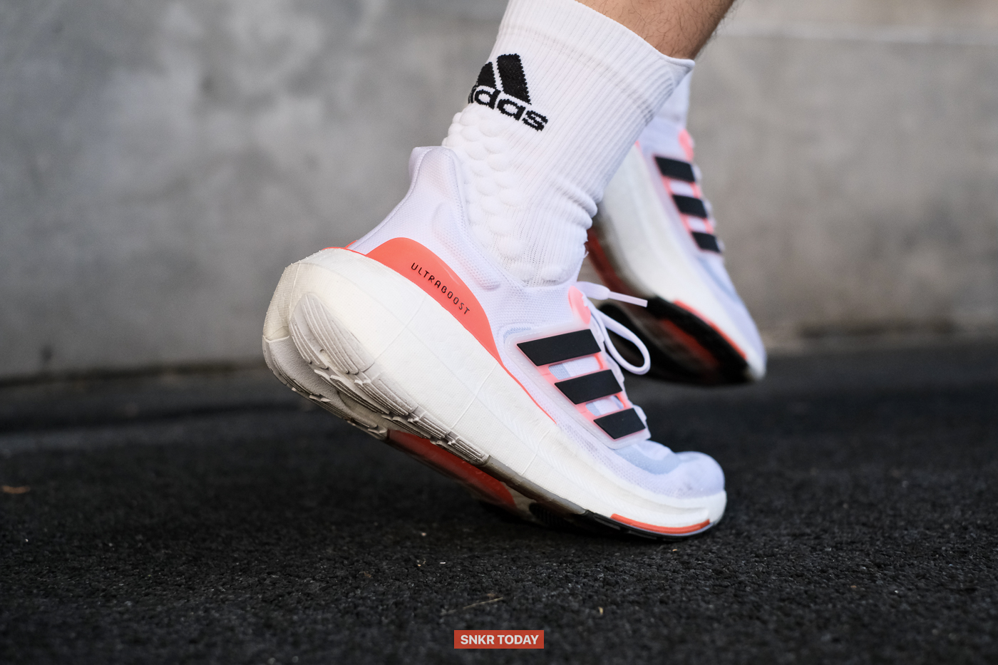 รีวิว adidas Ultraboost Light รองเท้าวิ่งรุ่นใหม่มาพร้อมพื้น Light BOOST กับน้ำหนักที่เบาลง