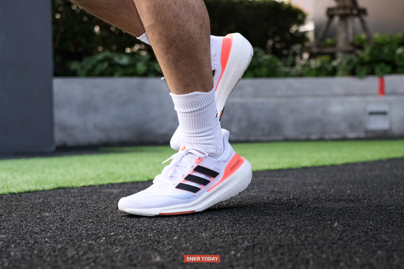 รีวิว adidas Ultraboost Light รองเท้าวิ่งรุ่นใหม่มาพร้อมพื้น Light BOOST กับน้ำหนักที่เบาลง