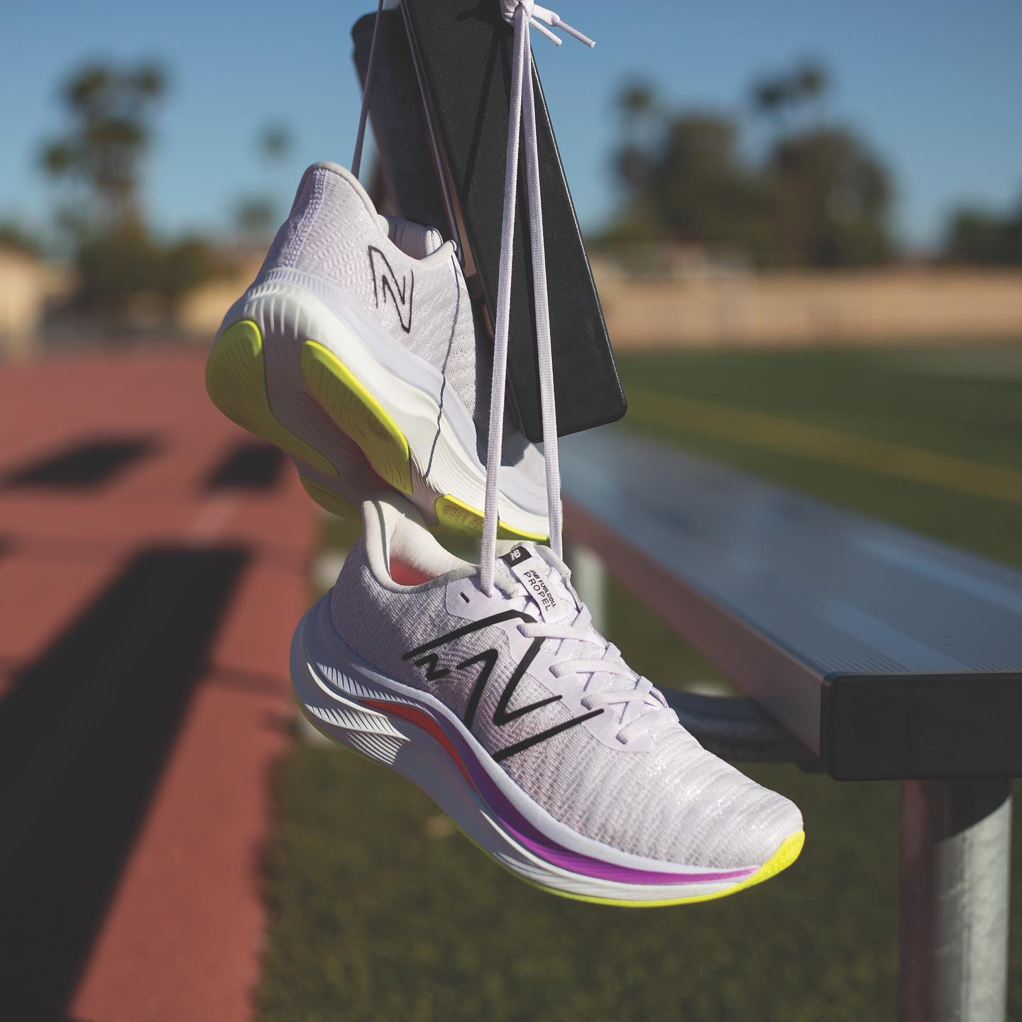 New Balance FuelCell Propel v4 รองเท้าวิ่งสำหรับใส่ซ้อมทุกๆ วัน มาพร้อมแผ่น TPU ช่วยเพิ่มการตอบสนอง