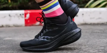 รีวิว Saucony Triumph 21 รองเท้าวิ่งสายซัพพอร์ต รองรับแรงกระแทกได้ดี