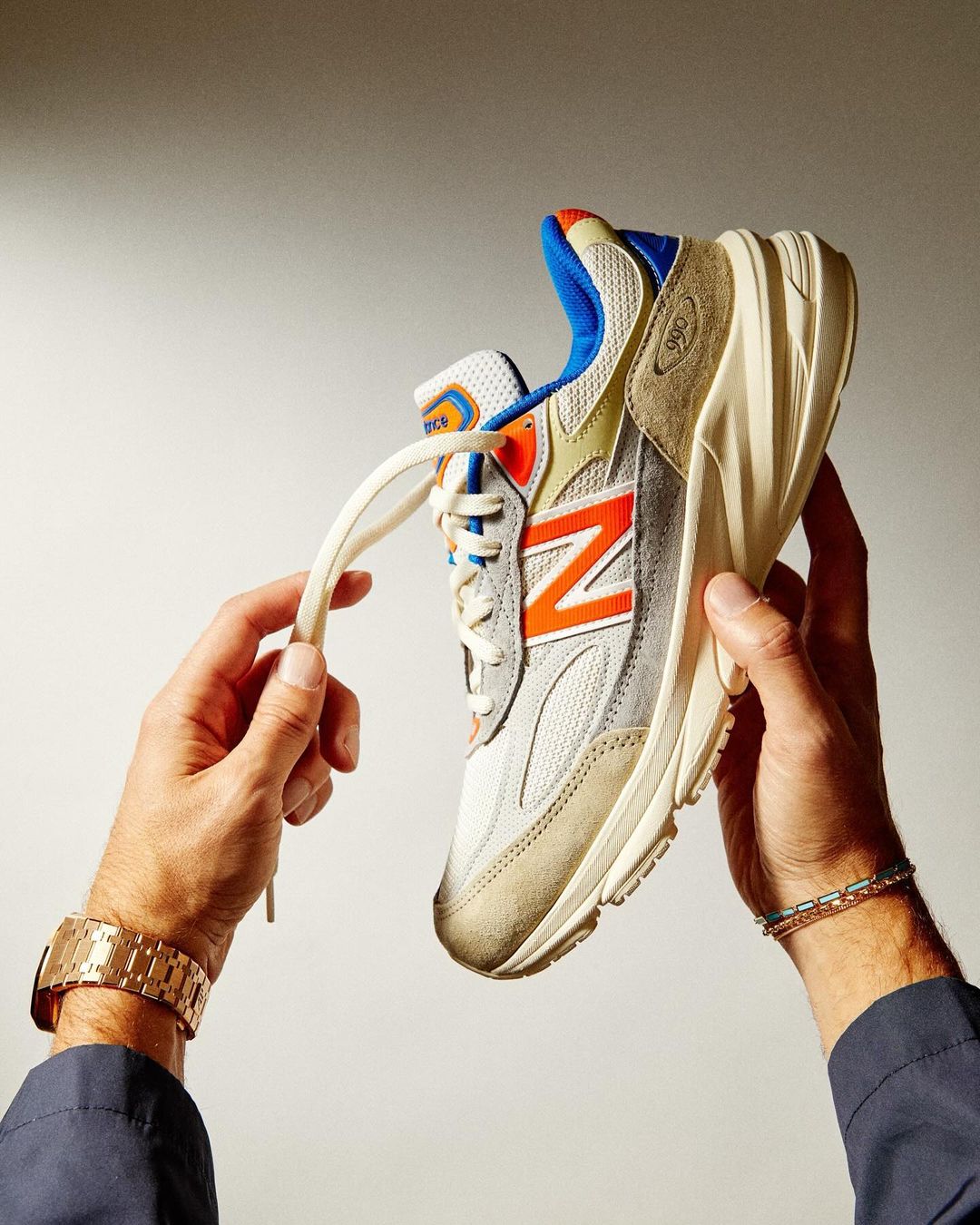 Ronnie Fieg เผยโฉม KITH x New Balance 990v6 แรงบันดาลใจจากสนาม Madison Square Garden และทีม New York Knicks