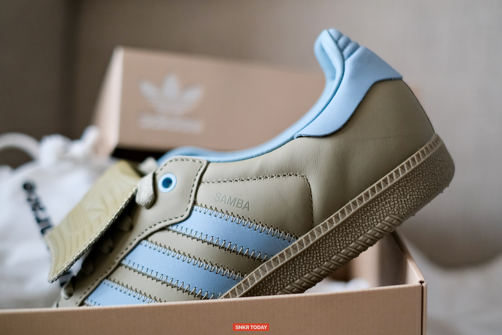 พาชม adidas Humanrace Samba By Pharrell รองเท้างานสุดเนี๊ยบ