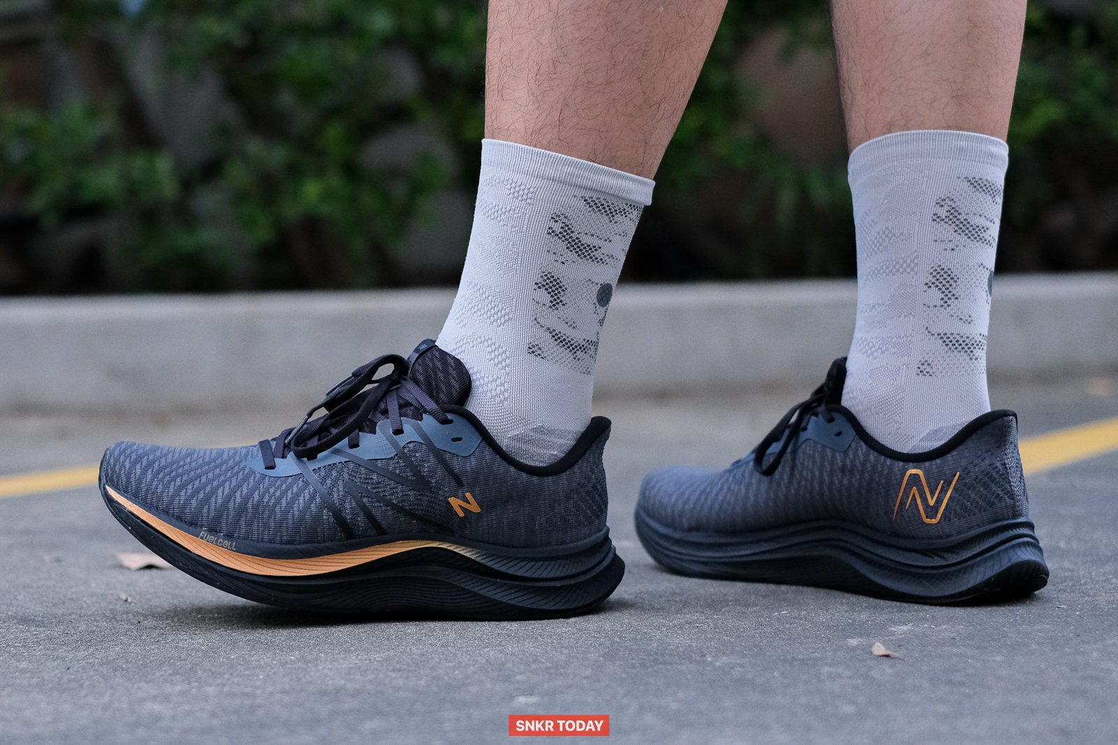 รีวิว New Balance FuelCell Propel v4 รองเท้าวิ่งอเนกประสงค์ ดีไซน์ซิ่งขึ้น พร้อมแผ่น TPU ตอบสนองดีขึ้น