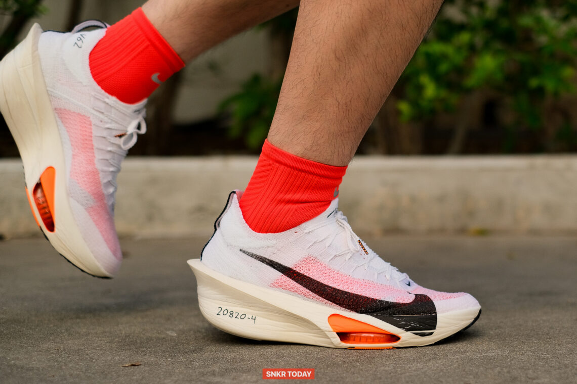 รีวิวรองเท้าวิ่ง Nike Alphafly 3 เป็นมิตรมากขึ้น แรงส่งคืนชัดเจน