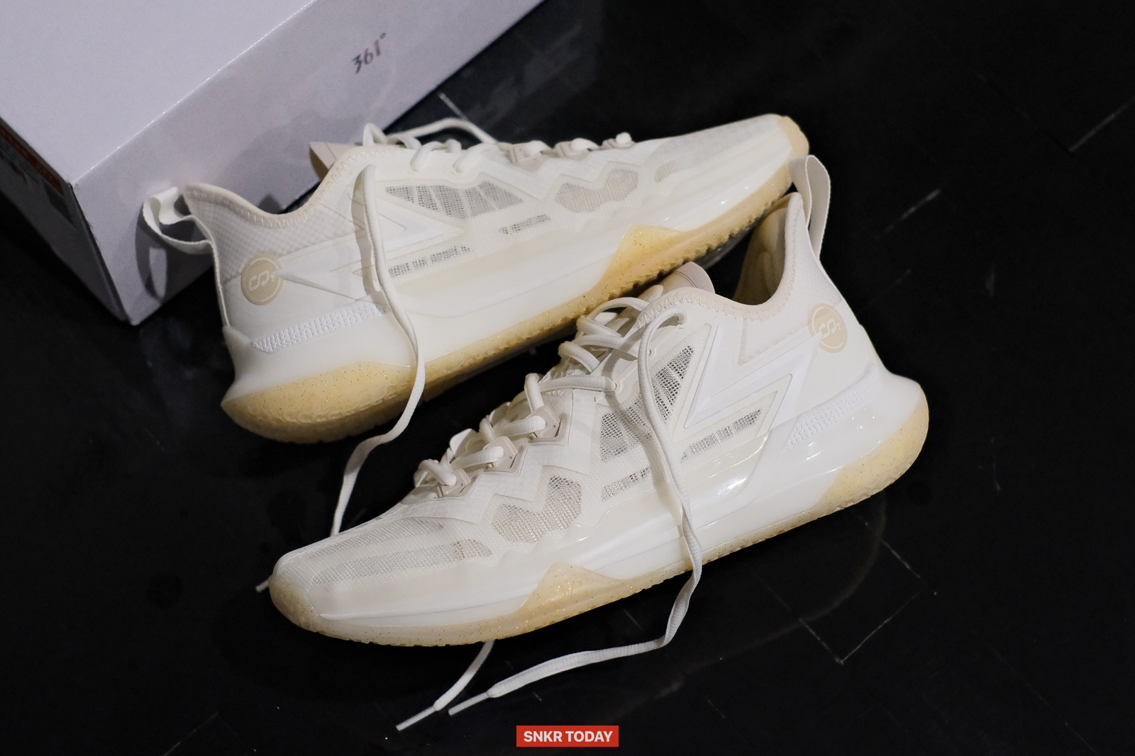 รีวิว 361° BIG3 Future รองเท้าบาสเกตบอลที่ออกแบบมาสำหรับ Nikola Jokić