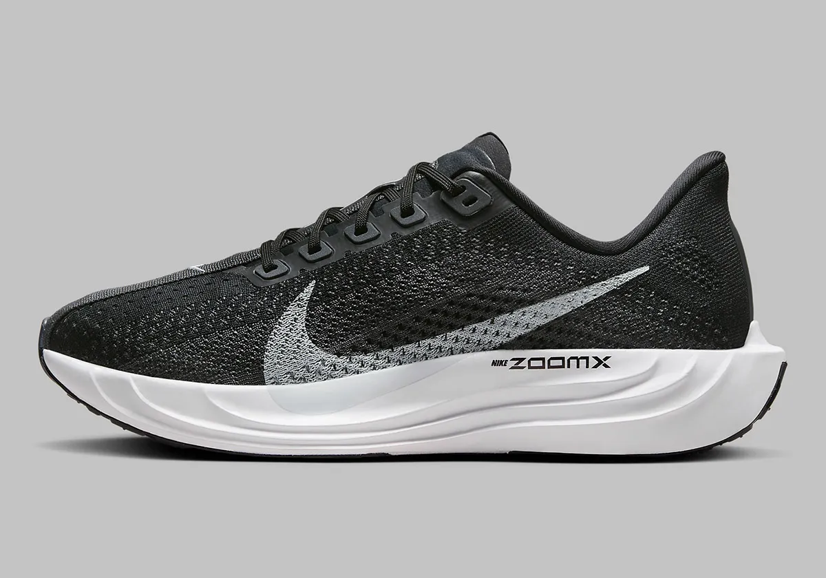 รองเท้าวิ่ง Nike Pegasus Plus นำดีไซน์ของ Pegasus Turbo มาใช้งาน