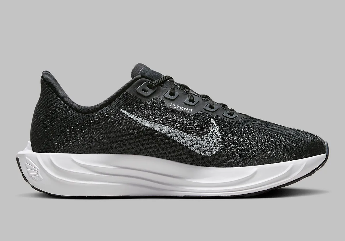 รองเท้าวิ่ง Nike Pegasus Plus นำดีไซน์ของ Pegasus Turbo มาใช้งาน