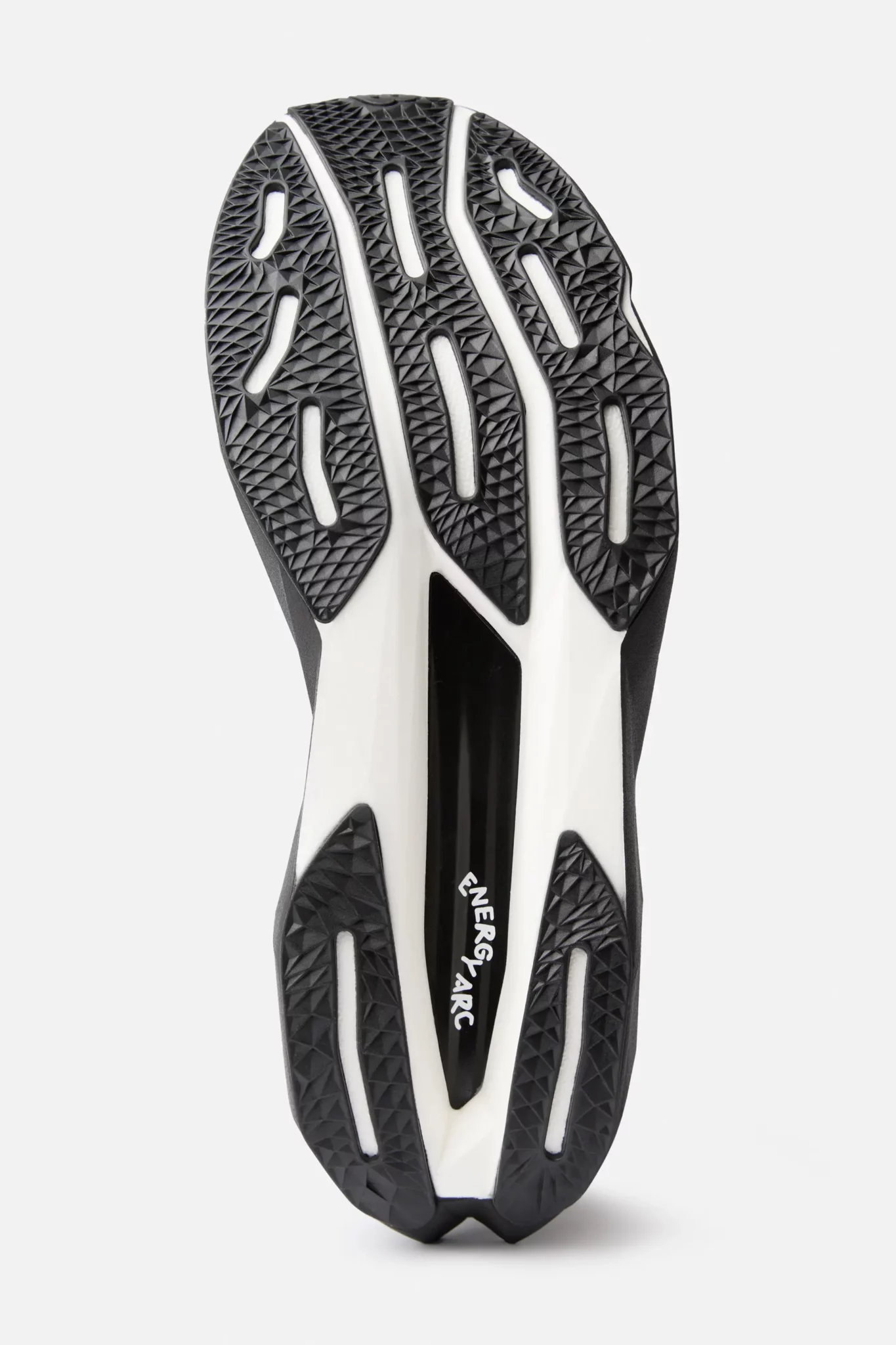 มาอีกสี District Vision x New Balance FuelCell SuperComp Elite v4 "Black"