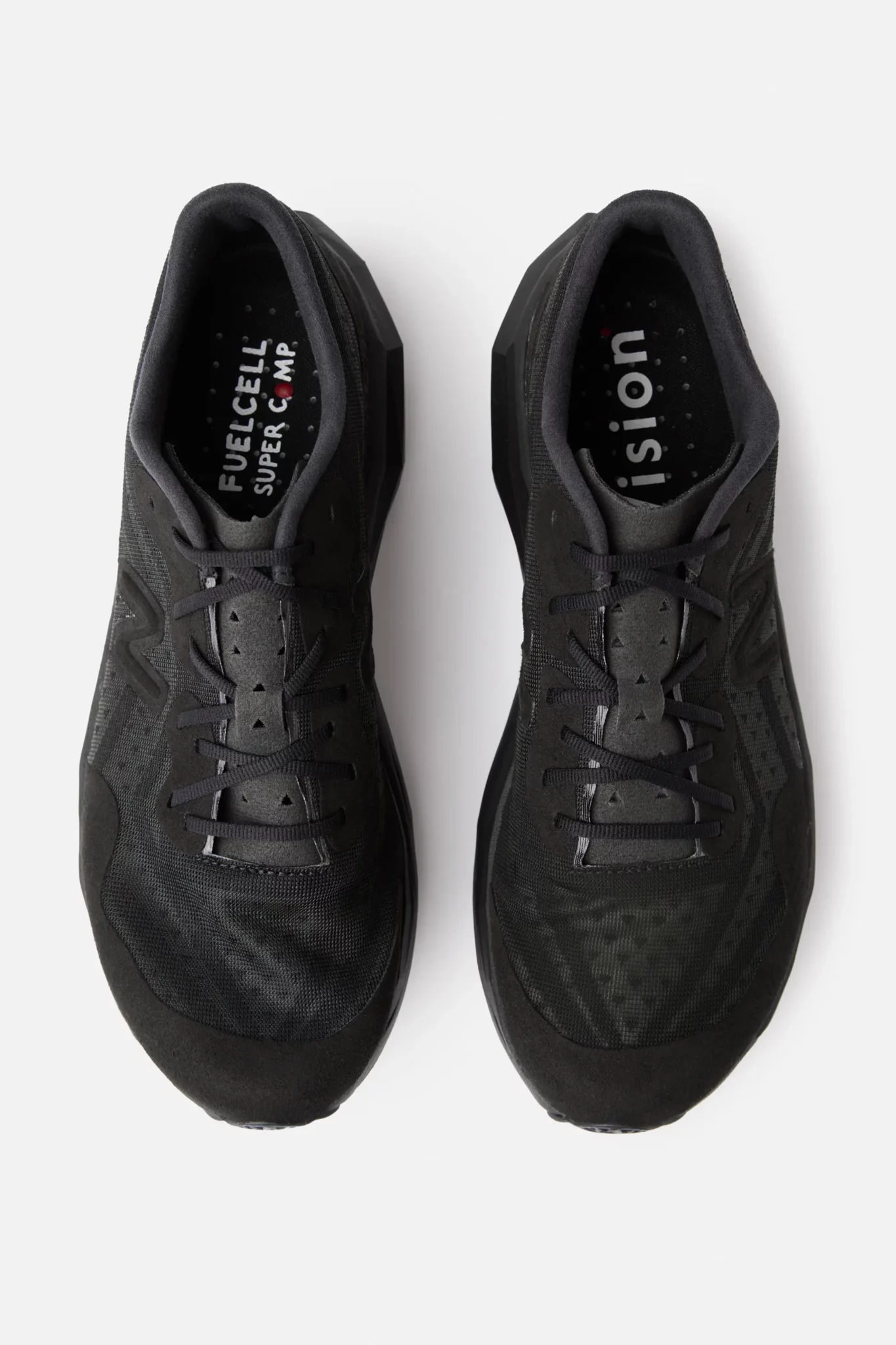 มาอีกสี District Vision x New Balance FuelCell SuperComp Elite v4 "Black"