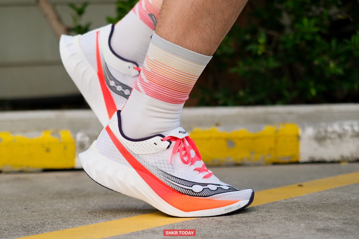 รีวิวรองเท้าวิ่ง Saucony Endorphin Pro 4