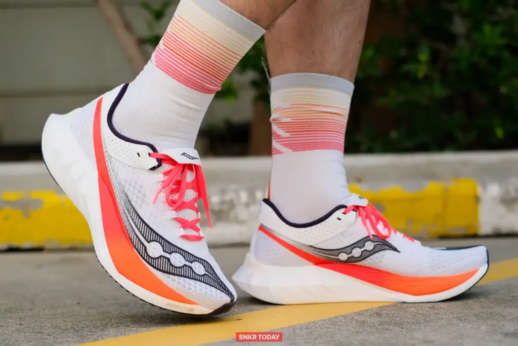 รีวิวรองเท้าวิ่ง Saucony Endorphin Pro 4 นุ่มนวลและเป็นมิตรมากขึ้น
