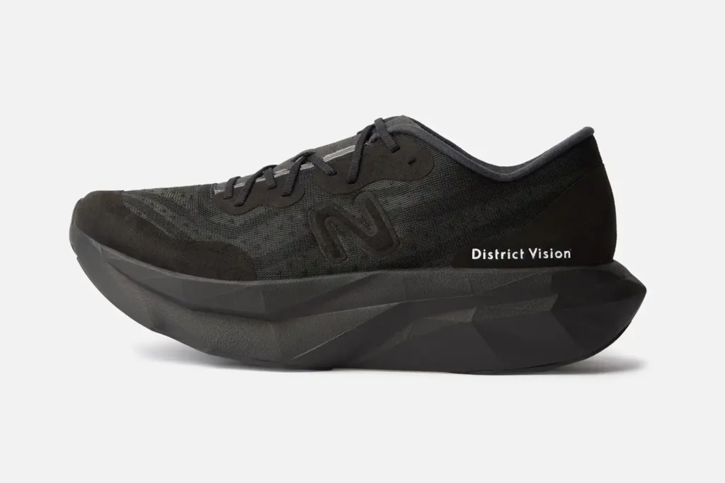มาอีกสี District Vision x New Balance FuelCell SuperComp Elite v4 "Black"