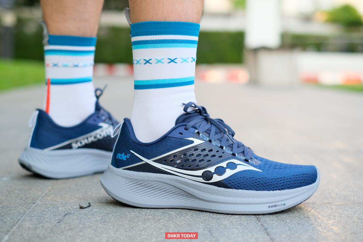 ใส่รองเท้าวิ่ง Saucony Ride 17