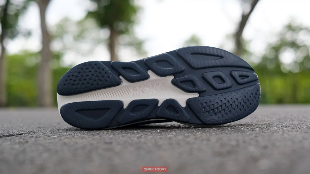 รีวิว Hoka Rincon 4 รองเท้าวิ่งน้ำหนักเบารุ่นใหม่ นุ่มและตอบสนองได้ดี