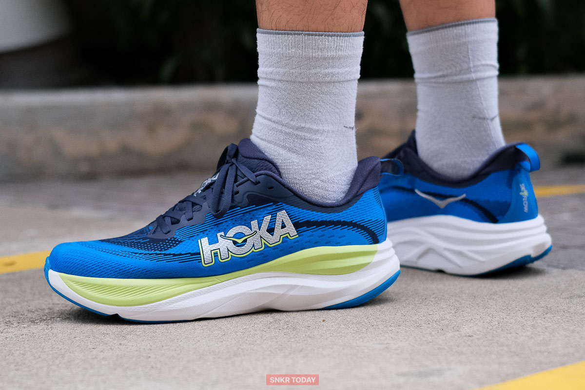 HOKA Skyflow เหมาะกับคนที่ต้องการรองเท้าวิ่งในทุกๆ วัน วิ่งระยะไกล น้ำหนักตัวเยอะที่ต้องการการรองรับแรงกระแทกดีๆ