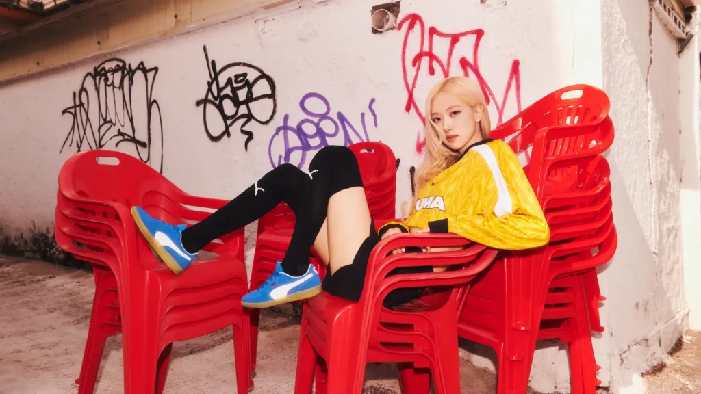ROSÉ กับรองเท้า PUMA PALERMO ที่ใส่ออกมาได้อย่างลงตัวในสไตล์ของเธอเอง